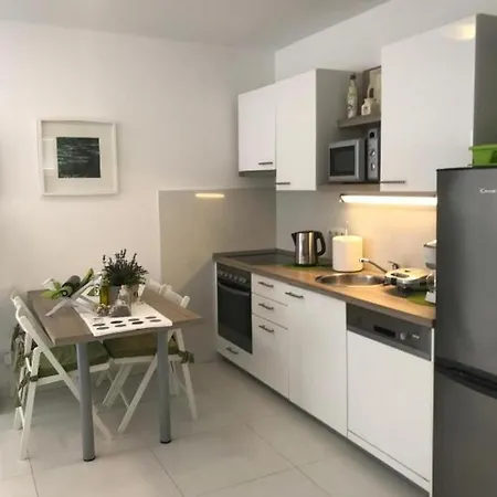 Appartement With Parking Space Njivice, Krk - 16244 *