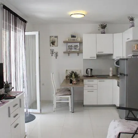 Апартаменты With Parking Space Njivice, Krk - 16244 *